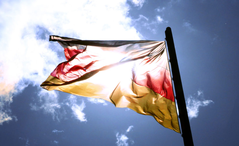 Das Bild zeigt die Flagge der Bundesrepublik Deutschland