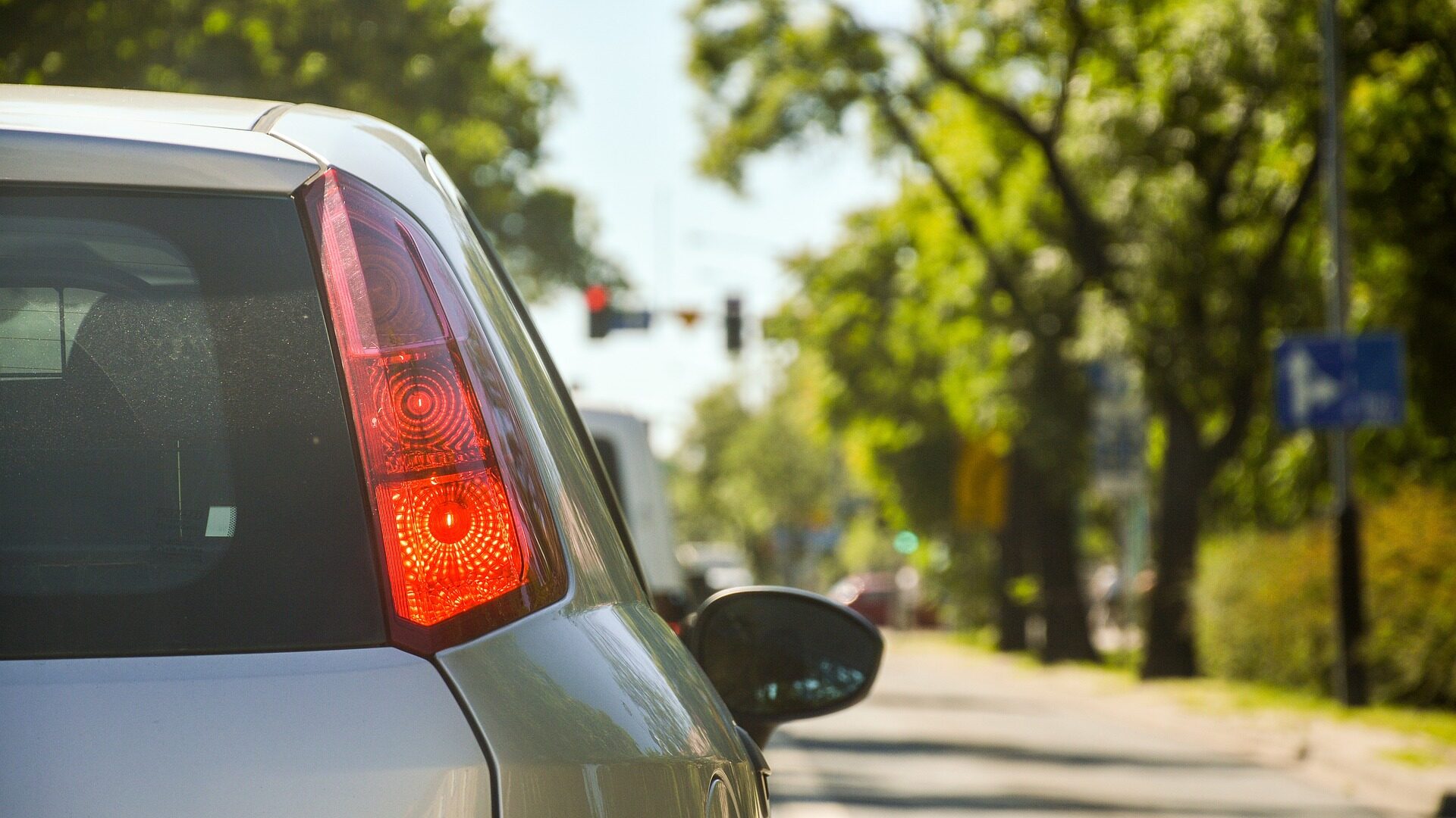 Auto mit Bremslicht